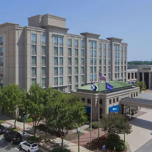 Hilton Garden Virginia Town Center Hotel
